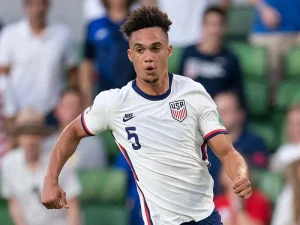Antonee Robinson là một tài năng tại Premier League