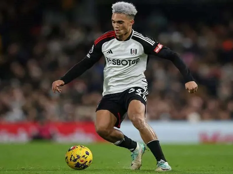 Antonee Robinson đang thi đấu nổi bật ở Premier League