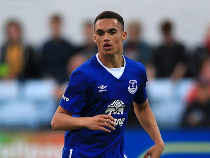 Trưởng thành từ lò đào tạo của Everton