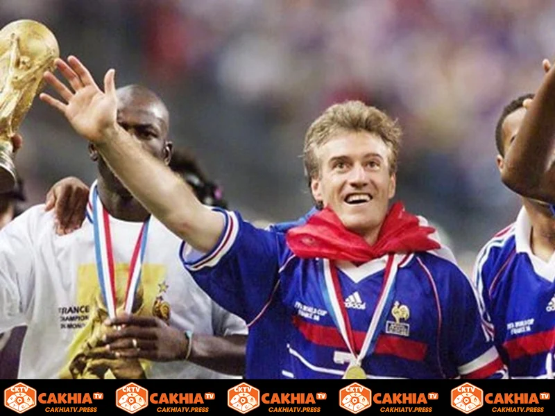 Didier Deschamps từng thi đấu nổi bật ở cả màu áo CLB lẫn ĐTQG