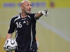 Fabien Barthez là thủ môn huyền thoại một thời của đội tuyển bóng đá Pháp