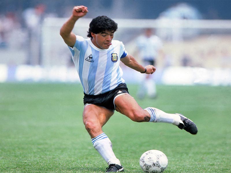 Maradona từng dẫn dắt Argentina giành chức vô địch World Cup