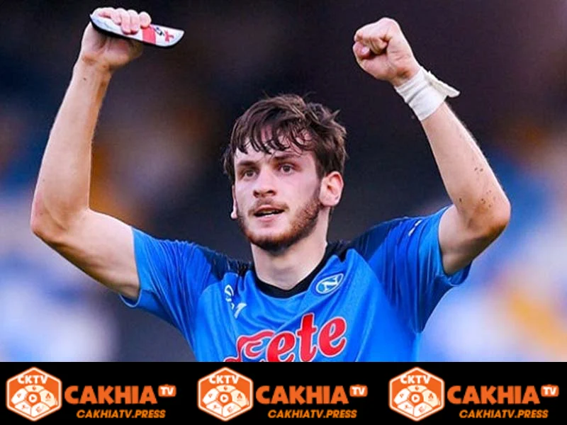 Chuyển tới gia nhập Napoli vào năm 2022