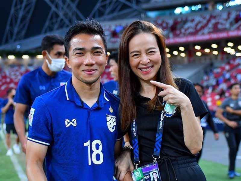 Bà đã hỗ trợ đưa rất nhiều ngôi sao Thái ra nước ngoài chơi bóng