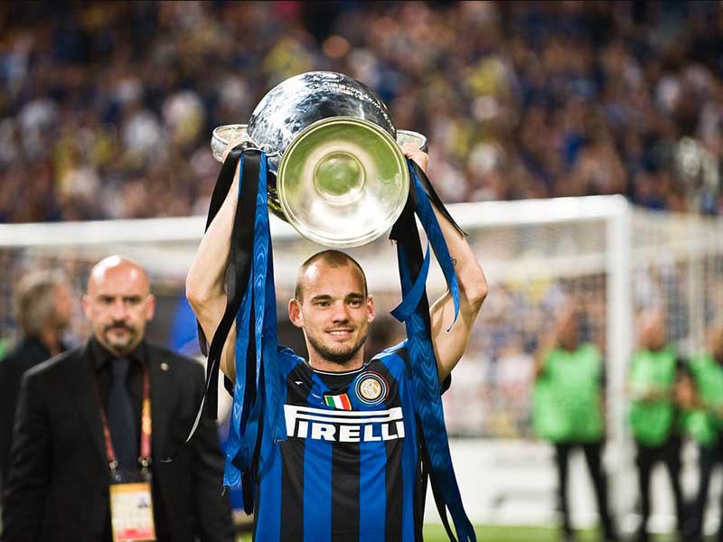 Đỉnh cao sự nghiệp của Wesley Sneijder là cú ăn ba cùng Inter